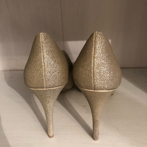 Sparkly Gold Heels - Picture 3 of 4